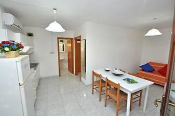 Aparthotel Punta Pizzo *